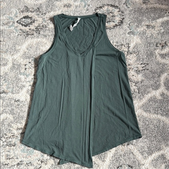 Lululemon Knot A Problem Tank in Graphite Green - Picture 1 of 6